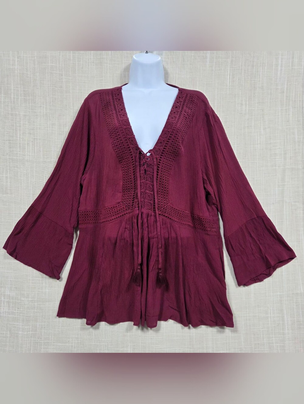 Torrid Burgundy Lace Boho Bell Sleeve Tunic Top Size 2 (2X / 20-22)